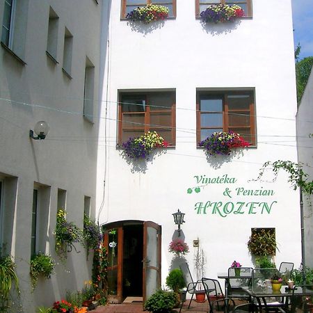 Penzion A Vinoteka Hrozen 크로메르지 외부 사진